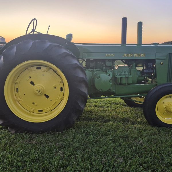 1952 John Deere R
